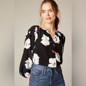 Tucker NYC The Classic Blouse
Black Poppies